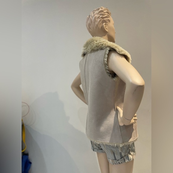 LOFT | Faux Fur Reversible Vest Size XSmall - Picture 9 of 13